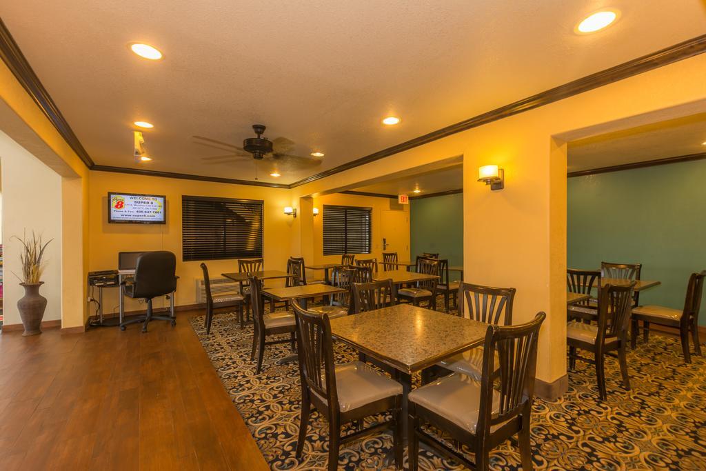 Super 8 By Wyndham Airport Fairgrounds West Motel Oklahoma City