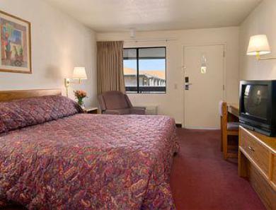 Motel Super 8 By Wyndham Airport Fairgrounds West 2*